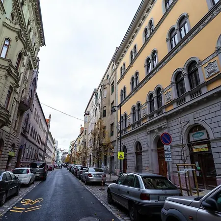 Palace Quarter *